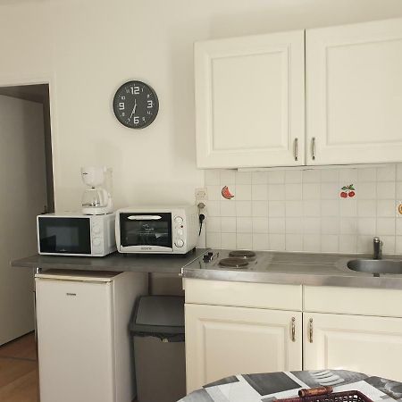 Promo F2 Wifi Courseulles Sur Mer Courseulles-sur-Mer Exterior foto