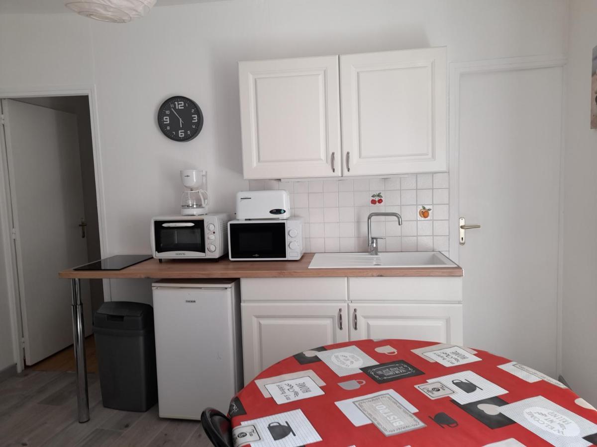 Promo F2 Wifi Courseulles Sur Mer Courseulles-sur-Mer Exterior foto