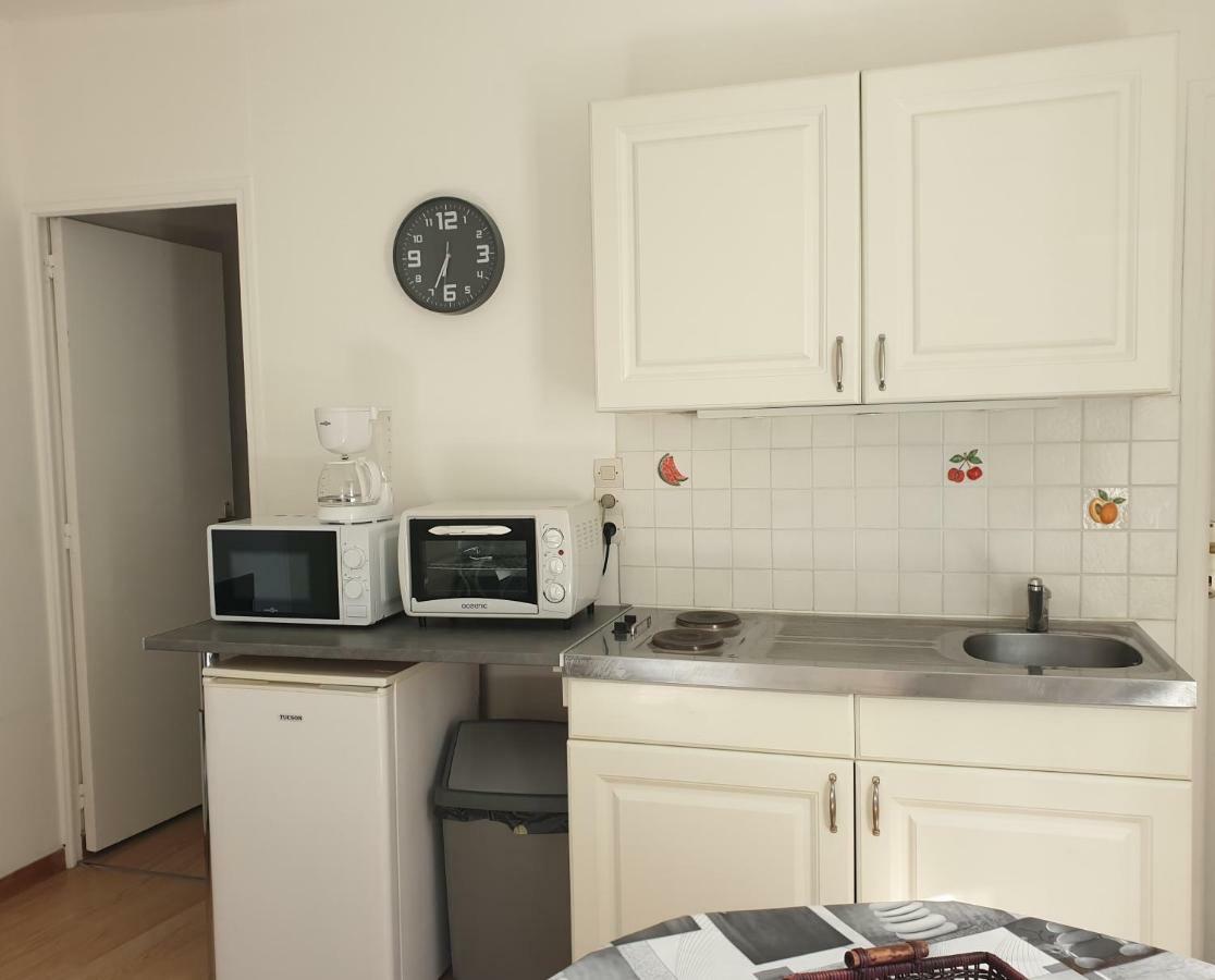 Promo F2 Wifi Courseulles Sur Mer Courseulles-sur-Mer Exterior foto